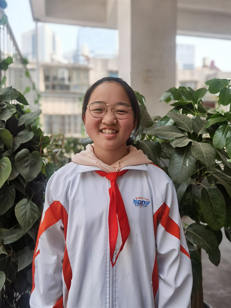周子琪  优秀班干部.jpg