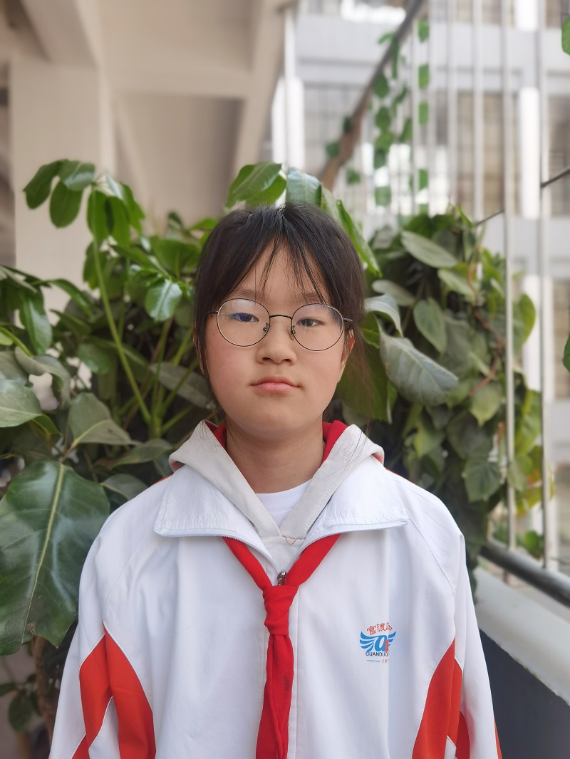 郑文倩  优秀班干部.jpg