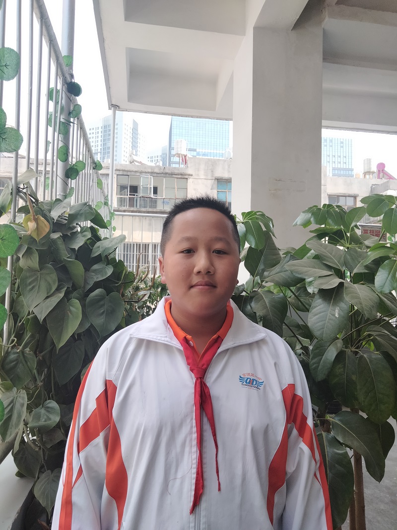 鲁健楠 优秀班干部.jpg