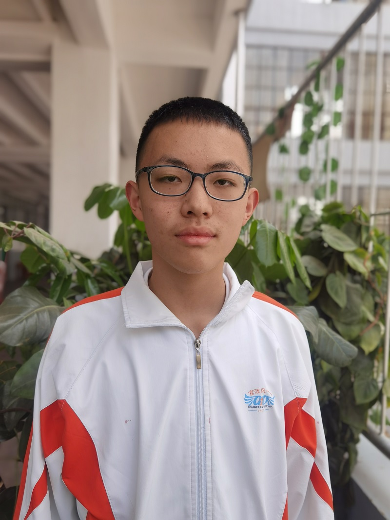 杨海文  化学、英语单科状元.jpg
