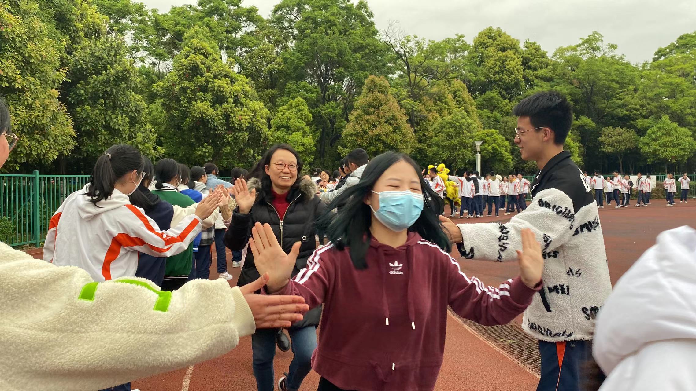 击掌6.jpg
